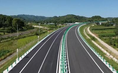 【重大工程捷報(bào)】兩徽高速公路瀝青路面全線貫通啦!